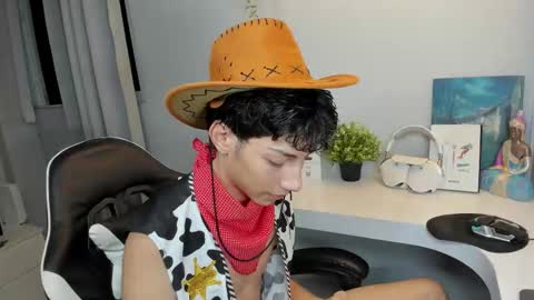 Snapshot of philipe_moonlight_ chatting on 1, 11, 2025 Phil. INDEPENDENT MODEL online show from 1, 11, 2025