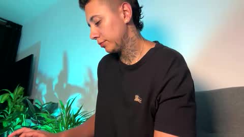 Snapshot of phillip_brownn chatting on 27, 3, 2026 PHILLIP online show from 27, 3, 2026