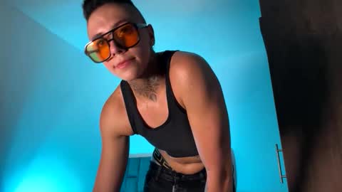 Snapshot of phillip_brownn chatting on 21, 4, 2026 PHILLIP online show from 21, 4, 2026