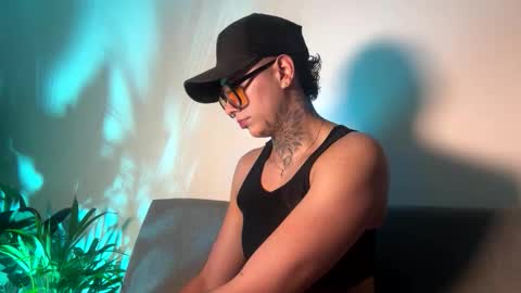 Snapshot of phillip_brownn chatting on 23, 4, 2026 PHILLIP online show from 23, 4, 2026