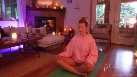 Snapshot of phoenix_taylor chatting on 12, 3, 2026 PHOENIX TAYLOR online show from 12, 3, 2026