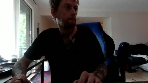 Snapshot of phrostdd chatting on 24, 5, 2026 FrankenDaddy online show from 24, 5, 2026