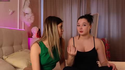 Snapshot of phyllisheart chatting on 18, 1, 2025 Lora black and Lili blonde welcome you here online show from 18, 1, 2025