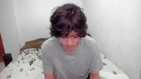 picaszomilos350 online show from 12, 11, 2025