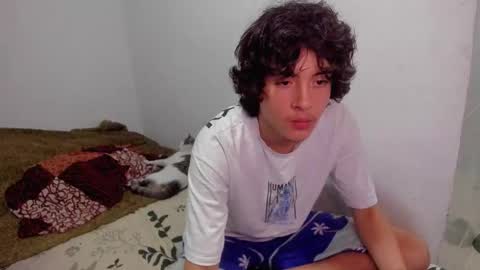 picaszomilos350 online show from 22, 11, 2025