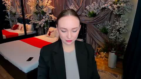 Emelie online show from 28, 12, 2024
