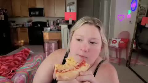 Piggy Rose online show from 23, 7, 2026