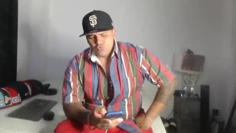 Snapshot of pikoro_gomez chatting on 8, 3, 2025 pikoro_gomez online show from 8, 3, 2025