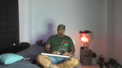 pikoro_gomez online show from 15, 4, 2026