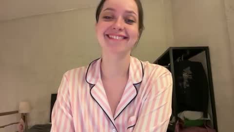 Snapshot of pileacadieri__ chatting on 12, 3, 2025 Trisha online show from 12, 3, 2025