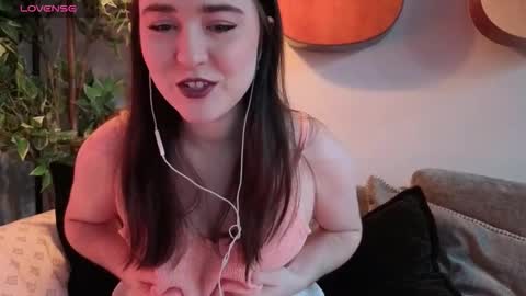 Snapshot of pillogoddess chatting on 18, 3, 2026 PilloGoddess online show from 18, 3, 2026
