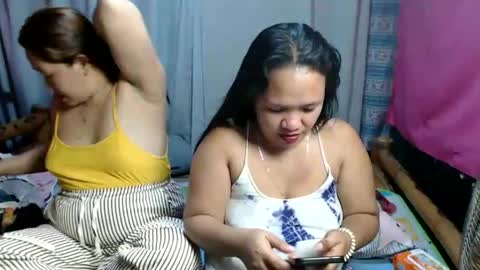 Snapshot of pinay_adeline chatting on 15, 4, 2026 pinay_adeline online show from 15, 4, 2026