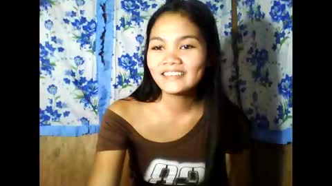Snapshot of pinay_just18th chatting on 28, 4, 2026 pinay_just18th online show from 28, 4, 2026