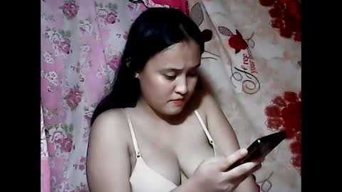 Snapshot of pinay_mama_milkbigboobs chatting on 28, 2, 2025 pinay_mama_milkbigboobs online show from 28, 2, 2025