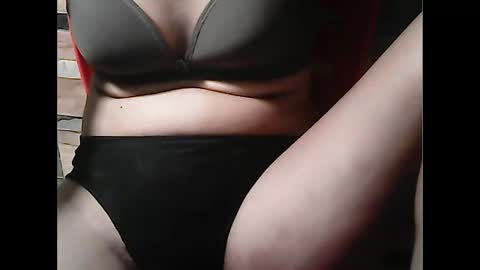 Snapshot of pinayhairyflower chatting on 27, 11, 2025 Nica online show from 27, 11, 2025