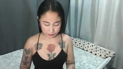 Snapshot of pinayhotty_yumie chatting on 8, 4, 2026 yumie online show from 8, 4, 2026