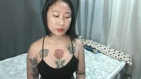 Snapshot of pinayhotty_yumie chatting on 9, 4, 2026 yumie online show from 9, 4, 2026