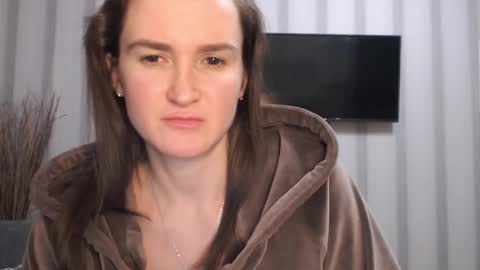 Snapshot of pineapple__mood chatting on 5, 1, 2025       online show from 5, 1, 2025