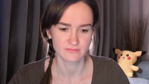 Snapshot of pineapple__mood chatting on 13, 1, 2025       online show from 13, 1, 2025
