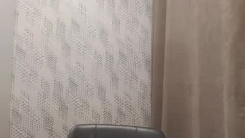 Snapshot of pineapple__mood chatting on 4, 3, 2025       online show from 4, 3, 2025