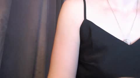 Snapshot of pineapple__mood chatting on 11, 9, 2025       online show from 11, 9, 2025