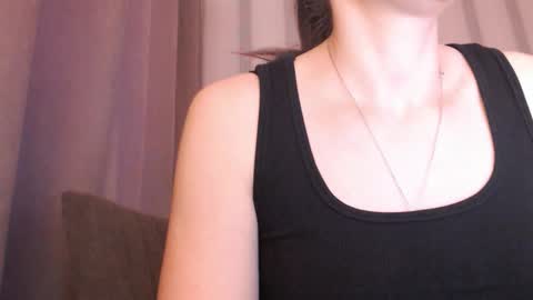 Snapshot of pineapple__mood chatting on 17, 9, 2025       online show from 17, 9, 2025