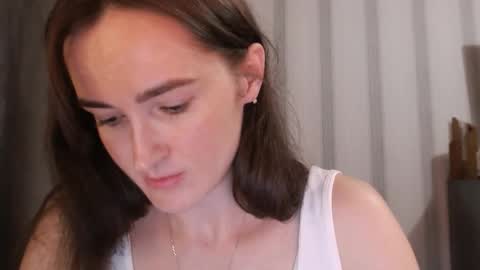 Snapshot of pineapple__mood chatting on 22, 9, 2025       online show from 22, 9, 2025