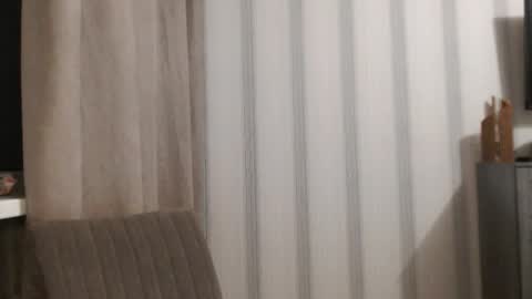 Snapshot of pineapple__mood chatting on 4, 10, 2025       online show from 4, 10, 2025