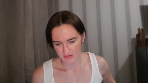 Snapshot of pineapple__mood chatting on 9, 10, 2025       online show from 9, 10, 2025
