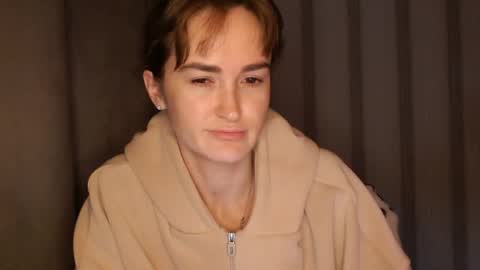 Snapshot of pineapple__mood chatting on 19, 4, 2026 online show from 19, 4, 2026