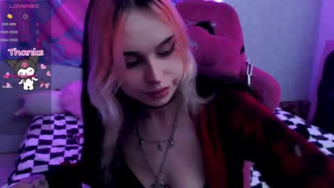 Snapshot of pineapple_dope chatting on 14, 10, 2025 Nancy online show from 14, 10, 2025