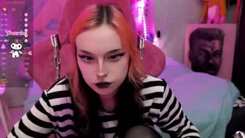 Snapshot of pineapple_dope chatting on 24, 4, 2026 Nancy online show from 24, 4, 2026