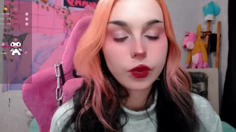 Snapshot of pineapple_dope chatting on 25, 4, 2026 Nancy online show from 25, 4, 2026