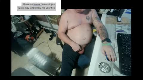 Snapshot of pini_z chatting on 21, 12, 2024 pini_z online show from 21, 12, 2024