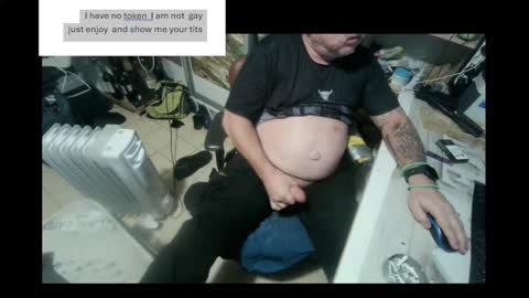 Snapshot of pini_z chatting on 24, 12, 2024 pini_z online show from 24, 12, 2024