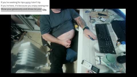 Snapshot of pini_z chatting on 29, 12, 2024 pini_z online show from 29, 12, 2024