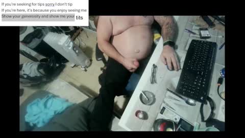 Snapshot of pini_z chatting on 31, 12, 2024 pini_z online show from 31, 12, 2024