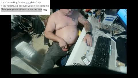 Snapshot of pini_z chatting on 16, 1, 2025 pini_z online show from 16, 1, 2025