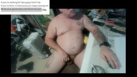 Snapshot of pini_z chatting on 5, 2, 2025 pini_z online show from 5, 2, 2025