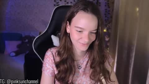 Snapshot of pink__sun chatting on 26, 11, 2025 Stephanie online show from 26, 11, 2025