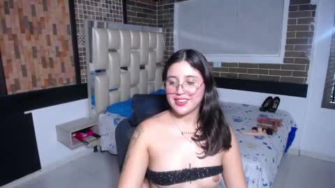Snapshot of pink_fox03 chatting on 6, 6, 2026 pink_fox03 online show from 6, 6, 2026