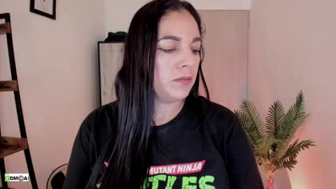 Snapshot of pink_kitten_ chatting on 18, 4, 2026 Eli online show from 18, 4, 2026