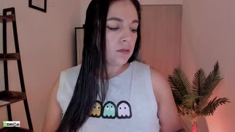 Snapshot of pink_kitten_ chatting on 29, 5, 2026 Eli online show from 29, 5, 2026