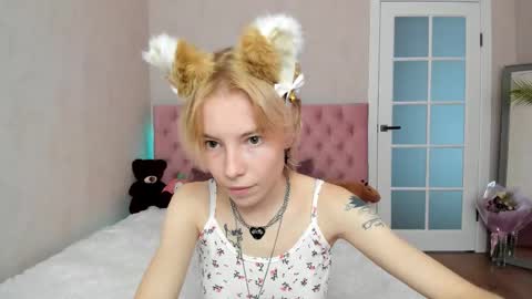 pink_lila18 online show from 18, 9, 2025