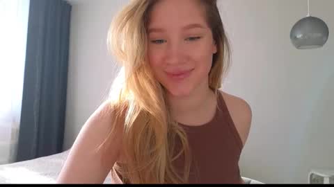 Snapshot of pink_rosee_ chatting on 12, 10, 2025   online show from 12, 10, 2025