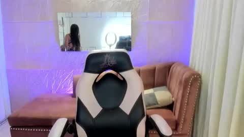 Snapshot of pink_rouse_m chatting on 23, 4, 2026 isabella online show from 23, 4, 2026