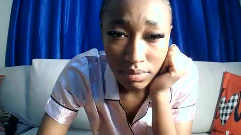 PinkyAura online show from 9, 6, 2026