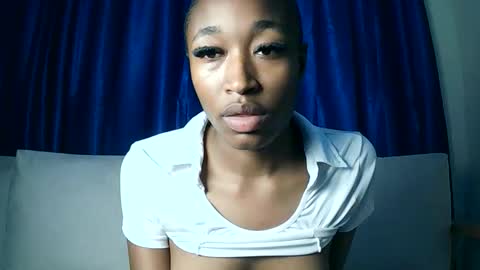 Snapshot of pinkaura_ chatting on 10, 6, 2026 PinkyAura online show from 10, 6, 2026