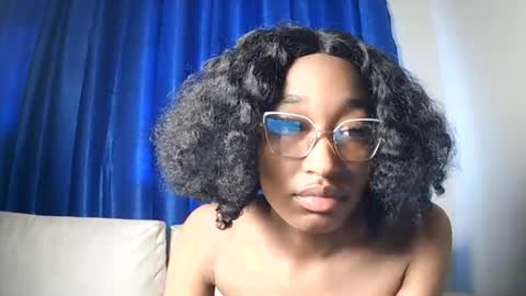 Snapshot of pinkaura_ chatting on 14, 6, 2026 PinkyAura online show from 14, 6, 2026