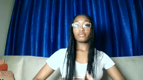 Snapshot of pinkaura_ chatting on 19, 6, 2026 PinkyAura online show from 19, 6, 2026